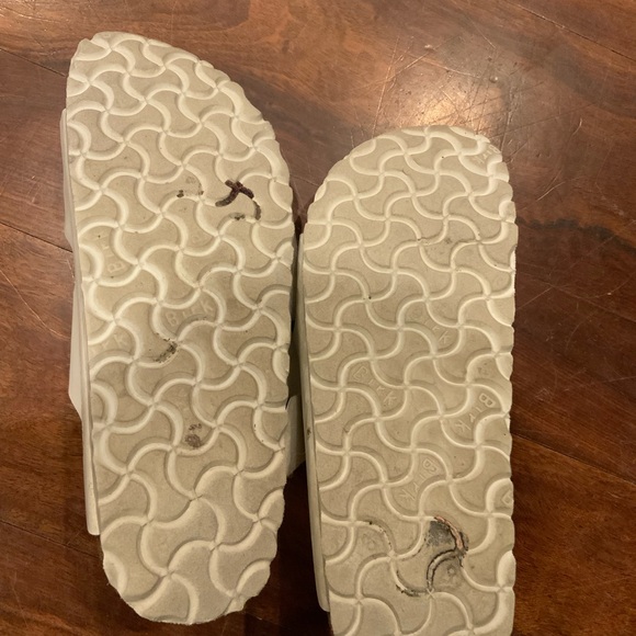 Birkenstock White Double Strap Sandals. Size 37 (6.5) - Picture 4 of 4